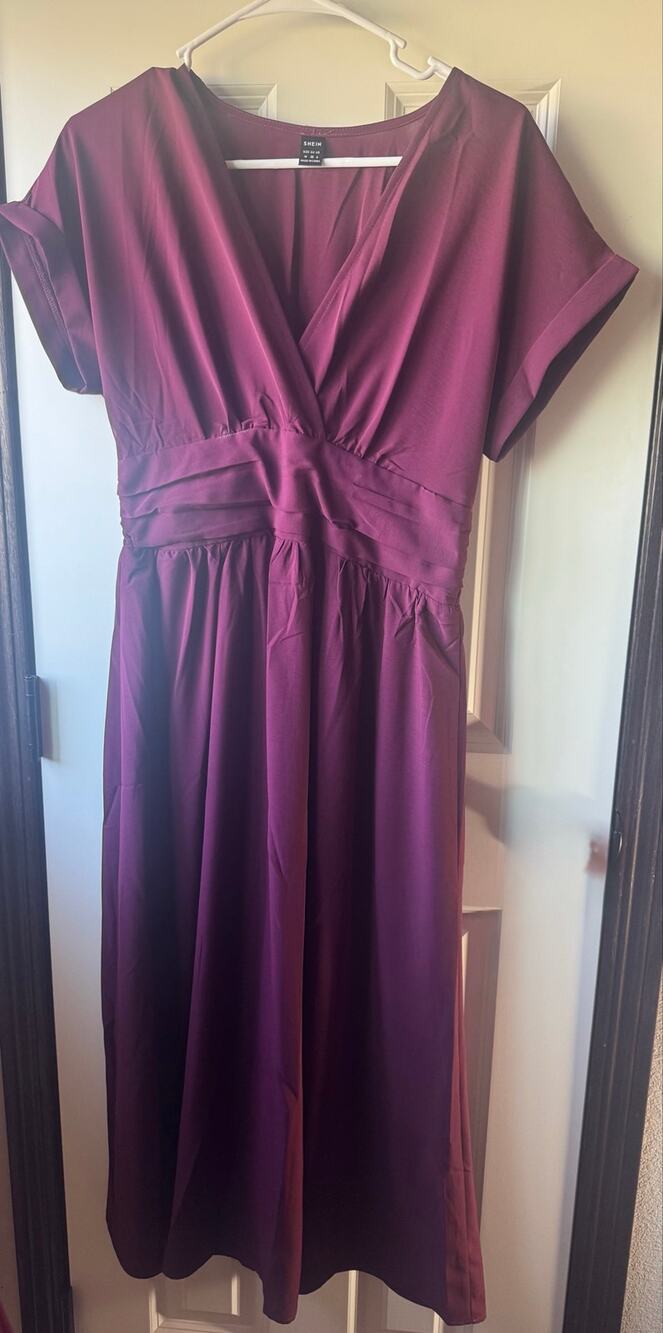 SHEIN Burgundy Smocked Waist Midi Dress Short Cuffed Sleeve V-Neck US Medium